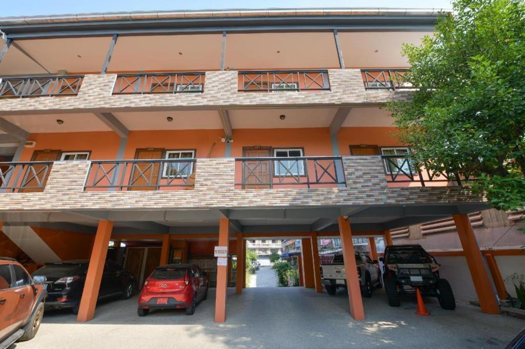 Oyo 549 Maesri 2*